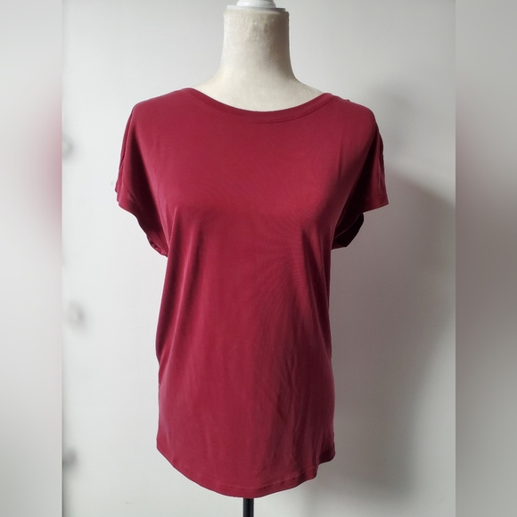 Oyanus Twist Back T-Shirt - Picture 1 of 3